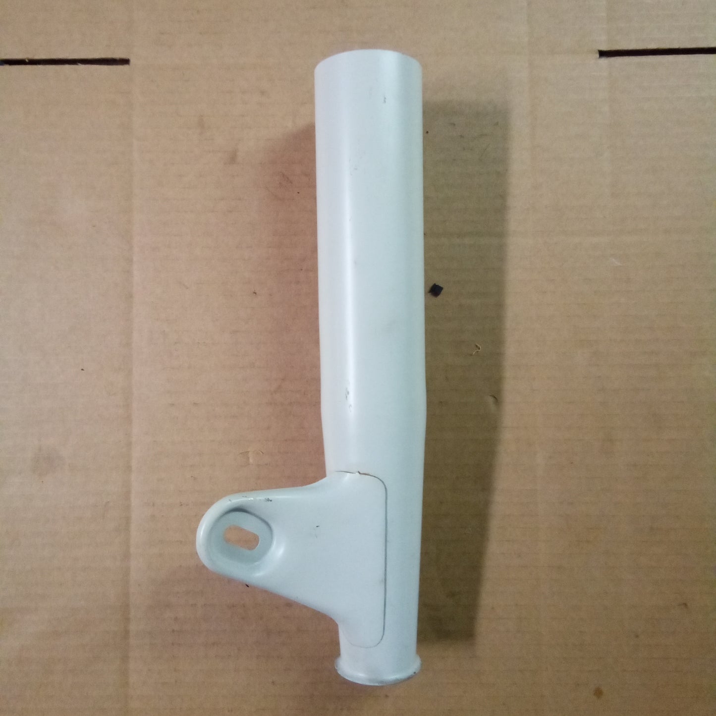 H.L. BRACKET RH (#12496121)