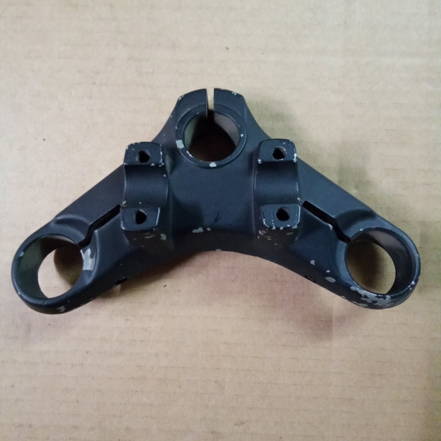 TOP TRIPLE CLAMP V65 (#62493100)