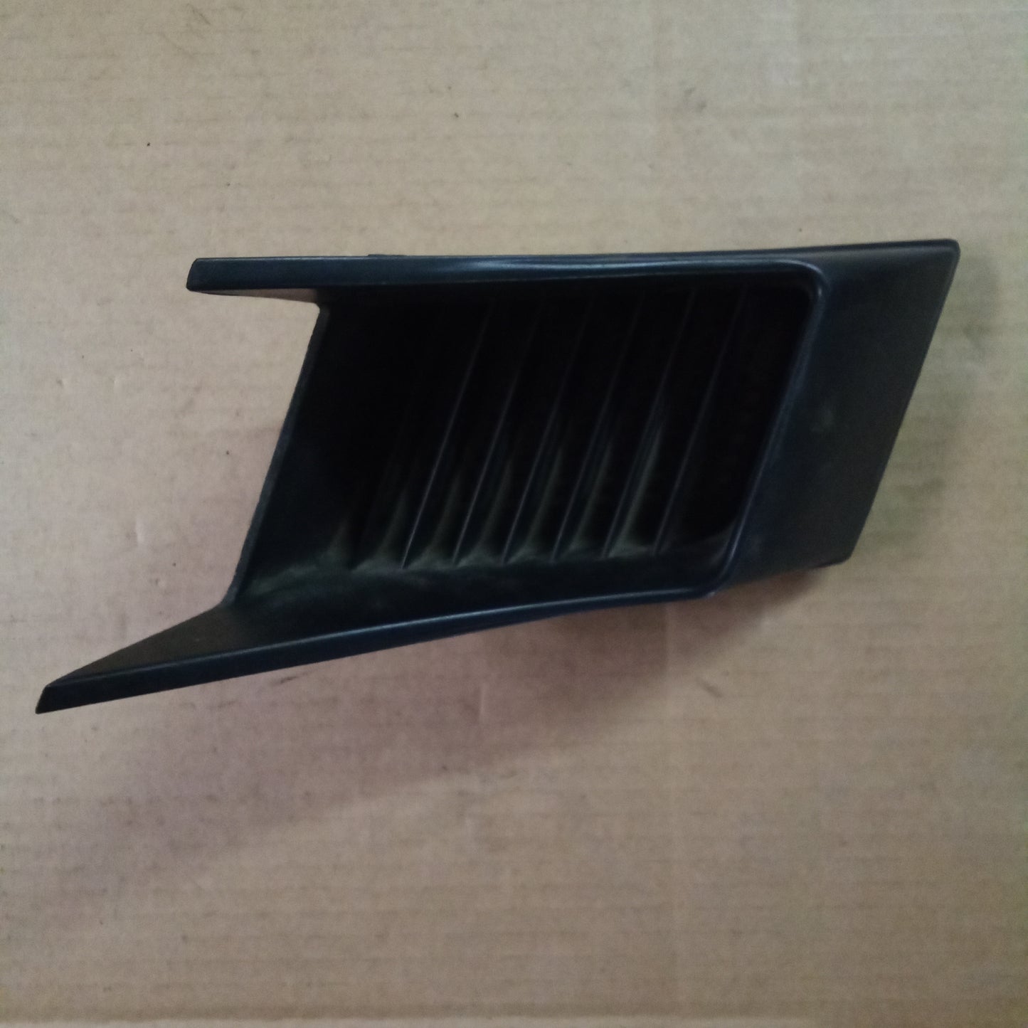 RH AIR INTAKE B (#29478160)