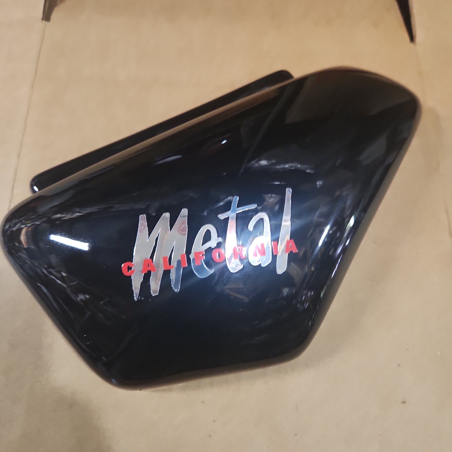 RH SIDECOVER BLACK (#89000398)