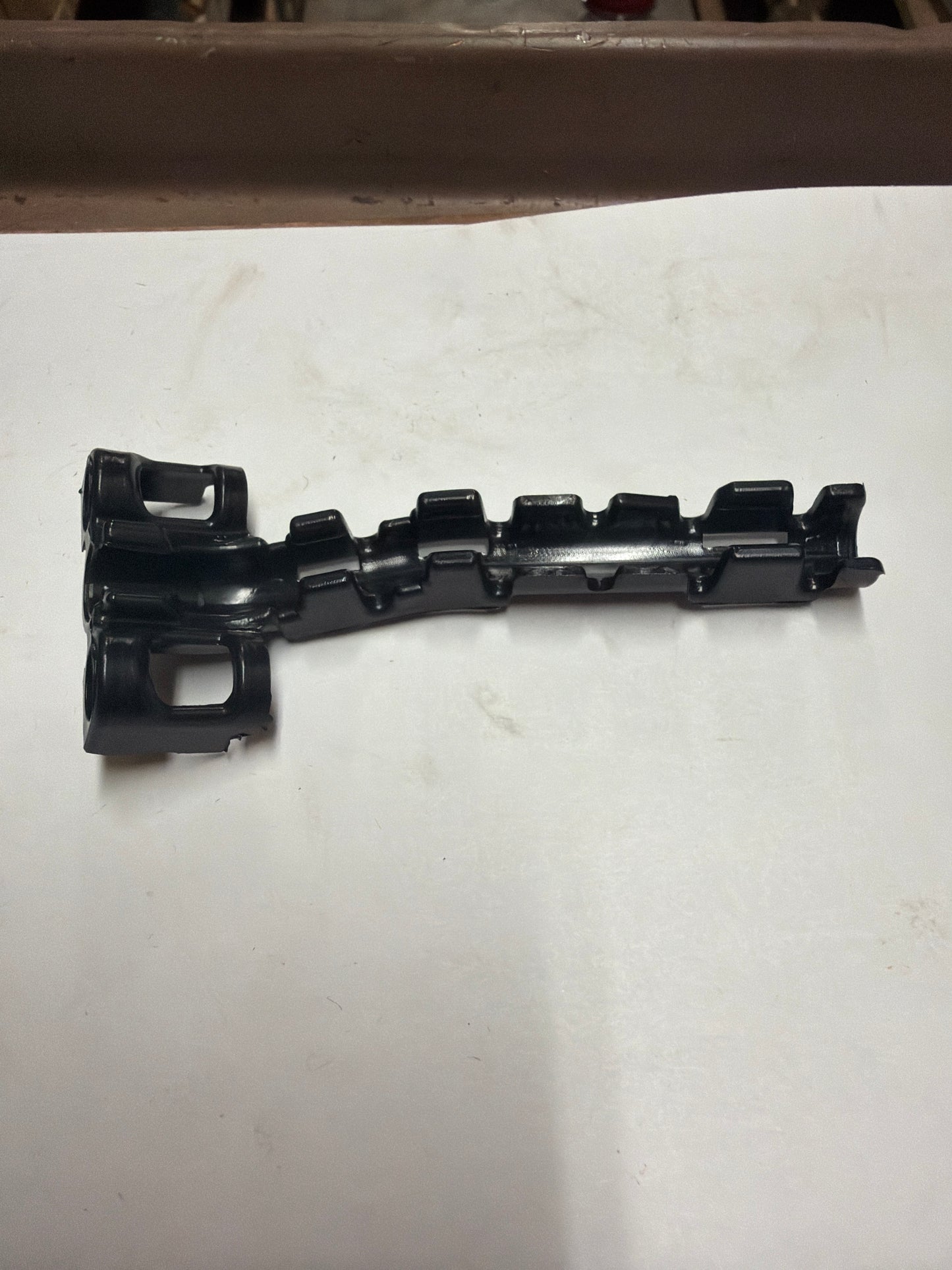 2B006084 Plug wire holder