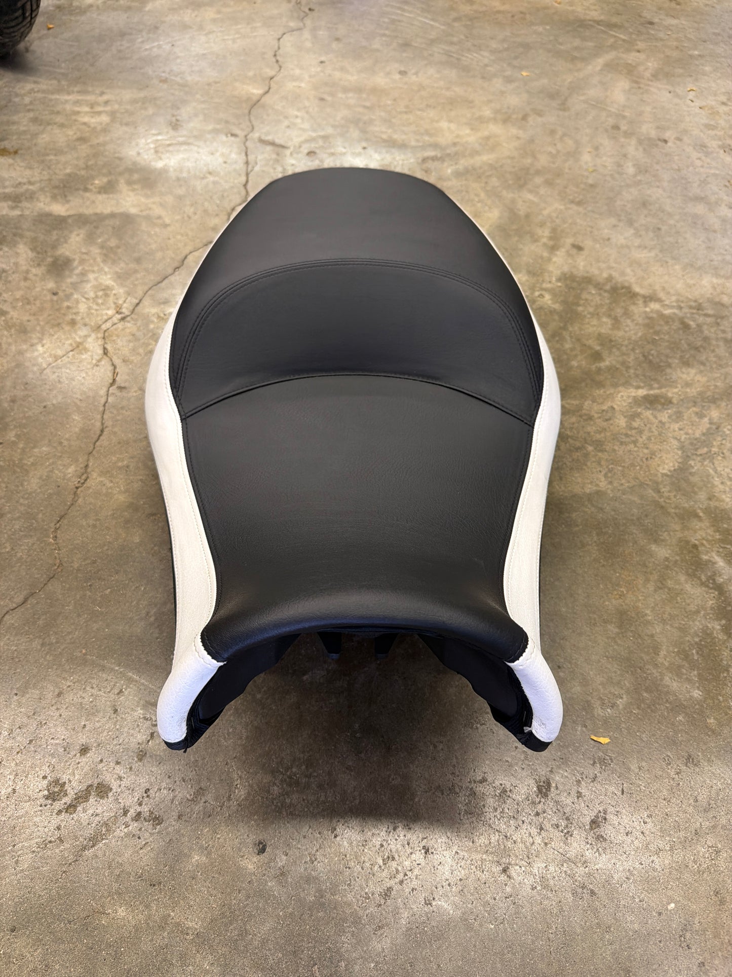 SADDLE, ASSY. (#88749400C1)