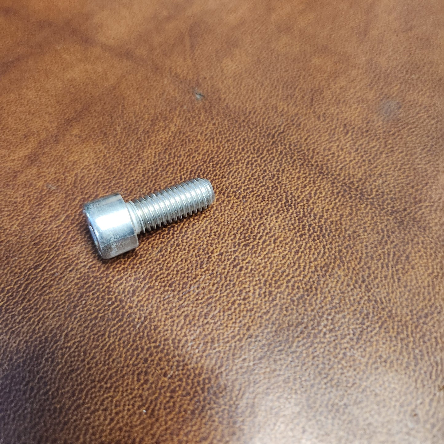 Screw (#98692420)
