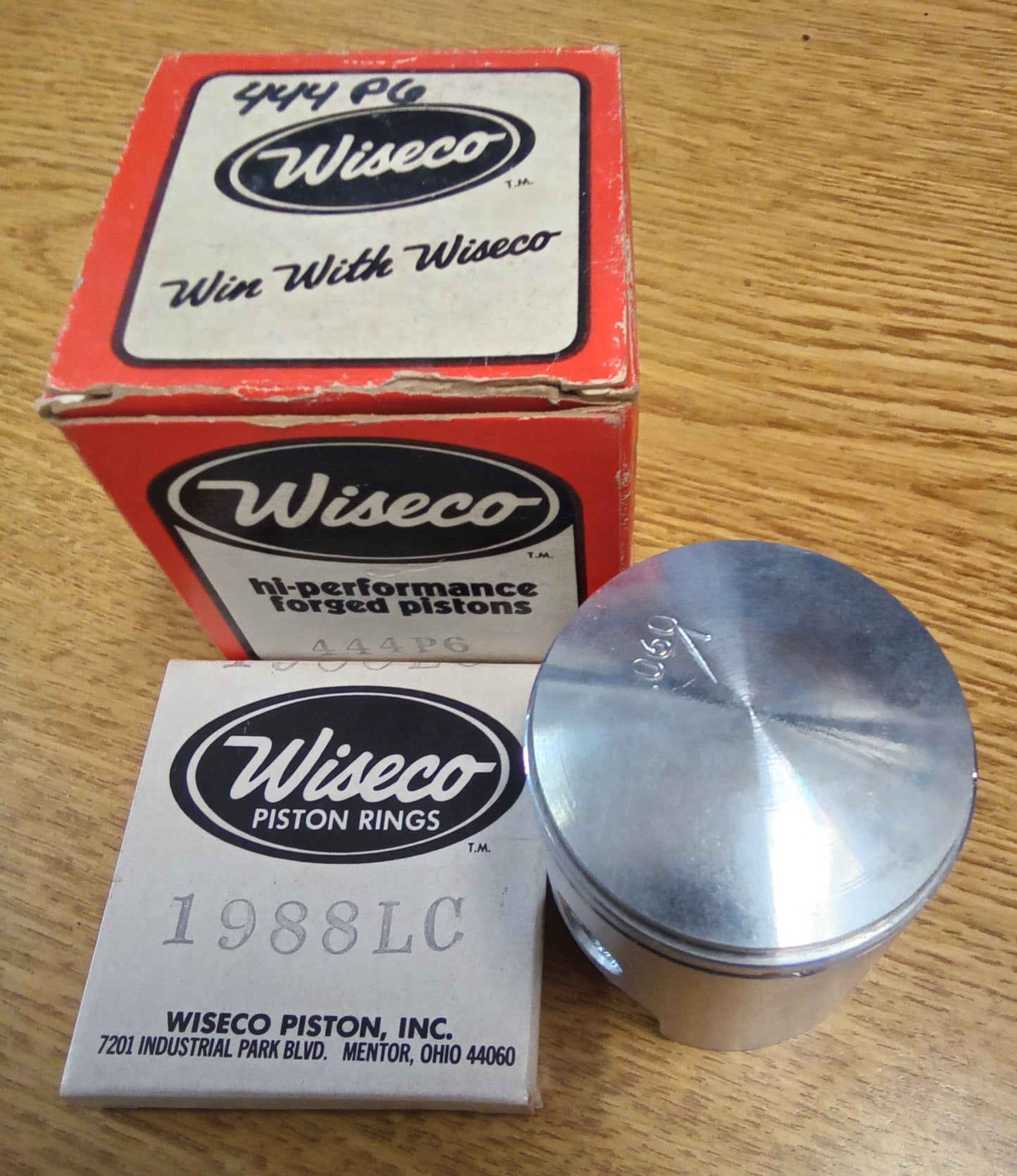 WISECO Piston 444P6 Suzuki 73-77 TS / TC 100, Oversize 0.060