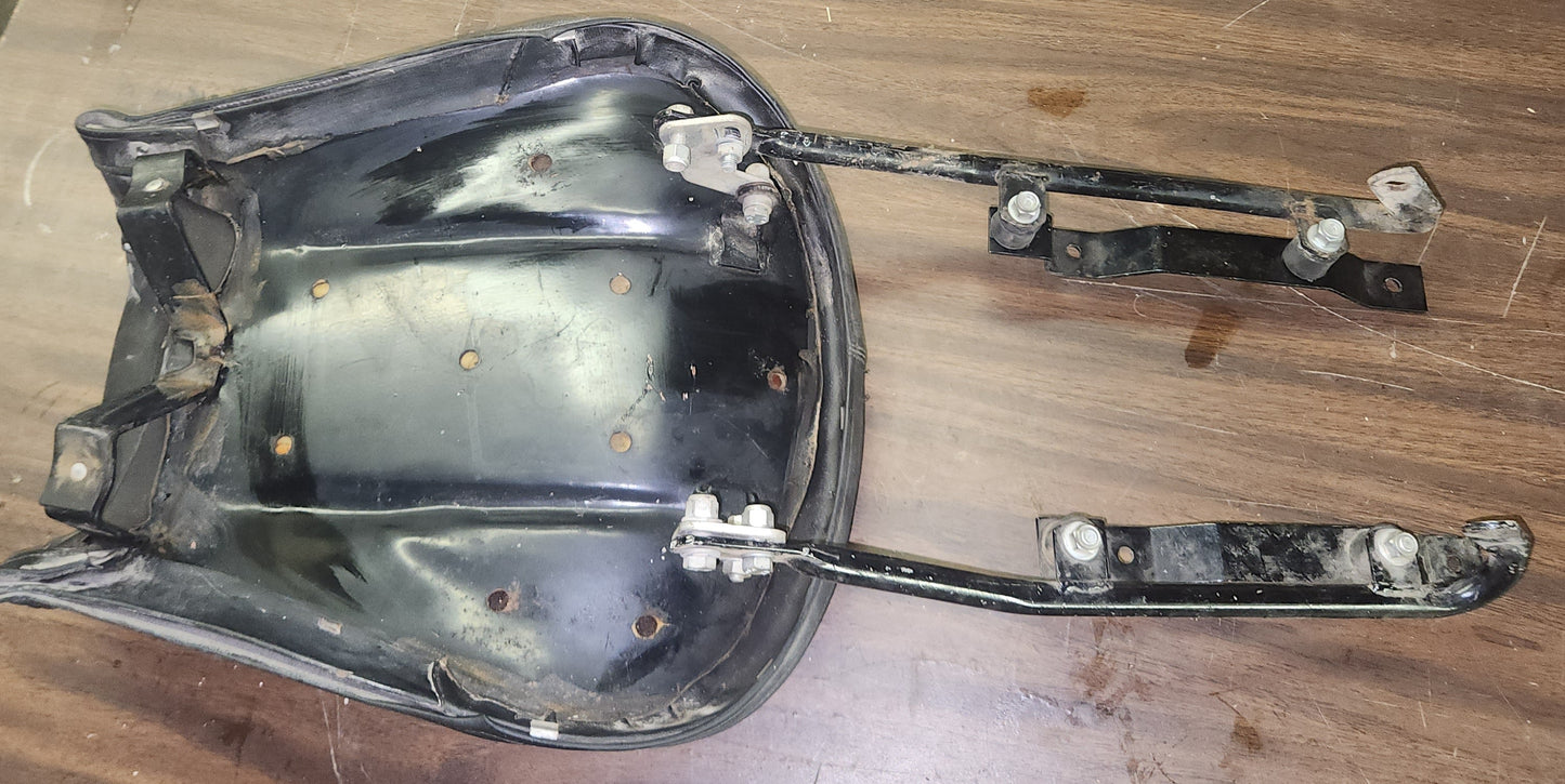 SOLO SEAT KIT FOR T, T3, G5, CONVERT (#17460540)