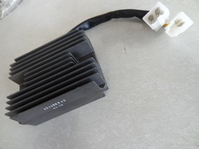 Regulator (#03703870) USE 32703810
