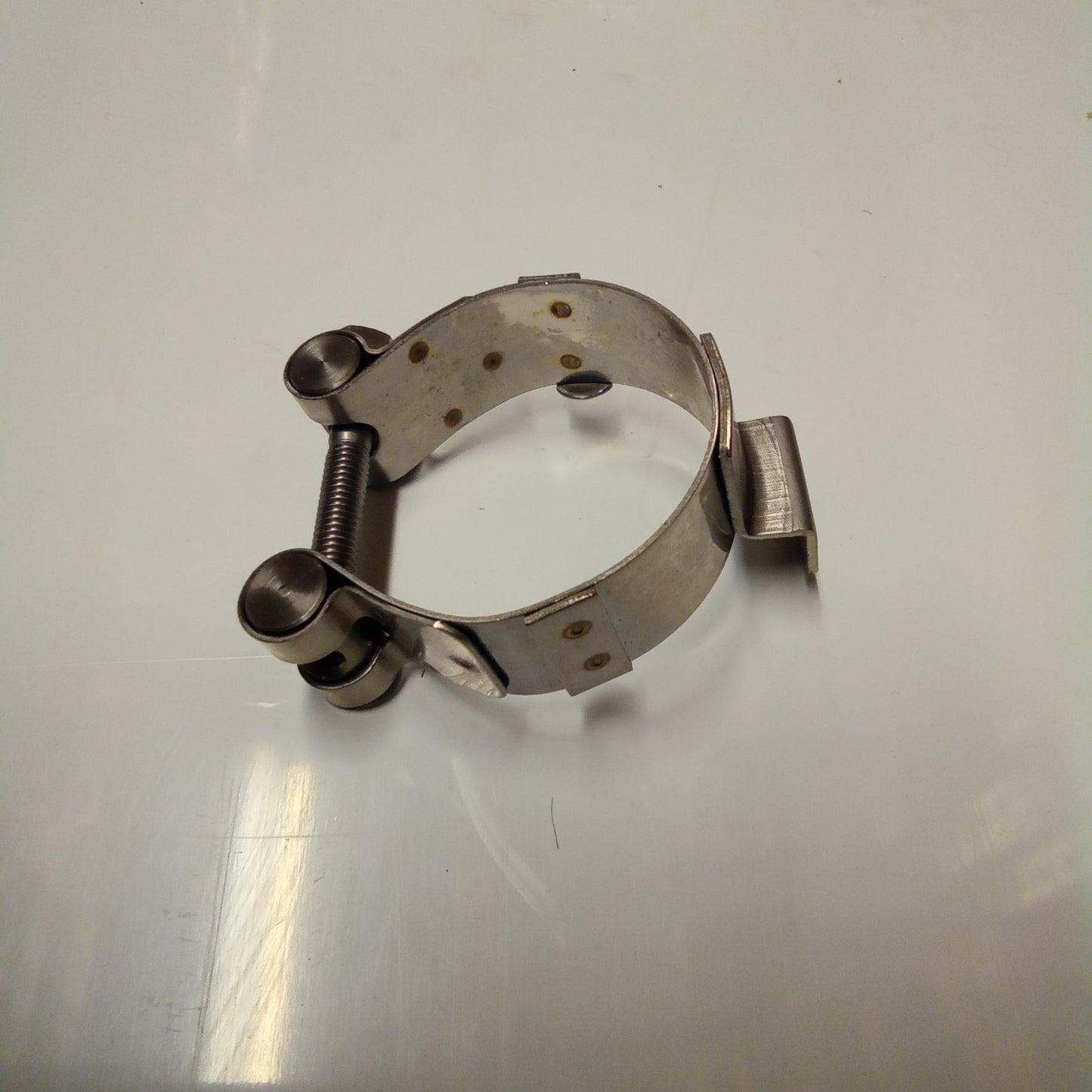 LH EXHAUST MANIFOLD CLAMP (#883294)