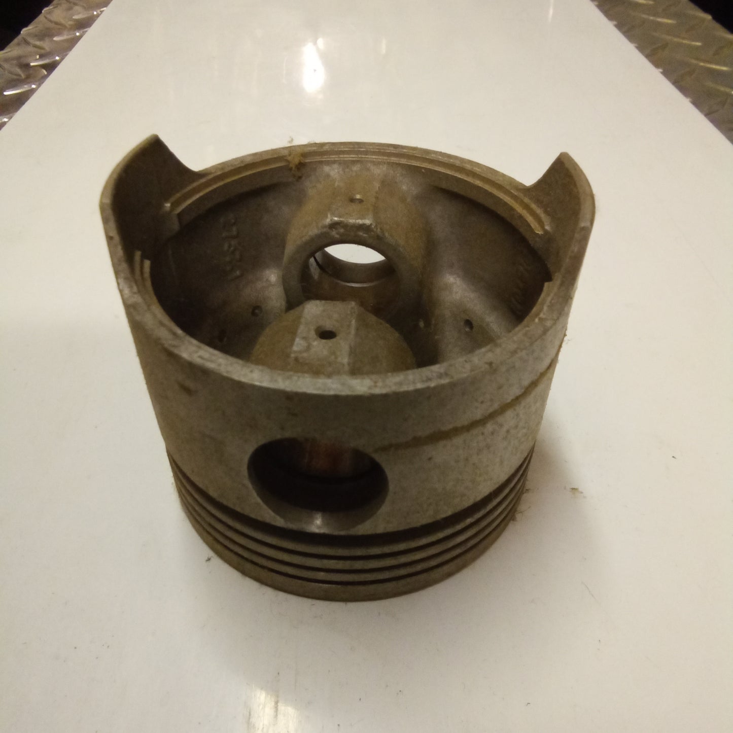 PISTON-LO COMP B (#17060455)