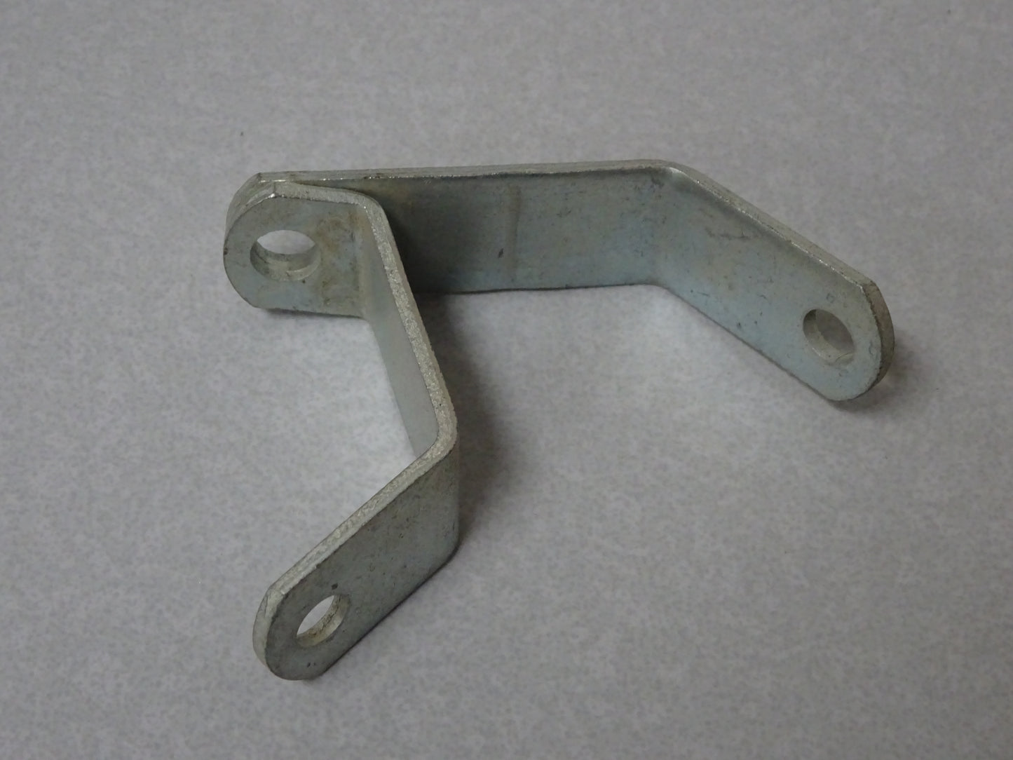 RADIO BRACKET R (#17785040)
