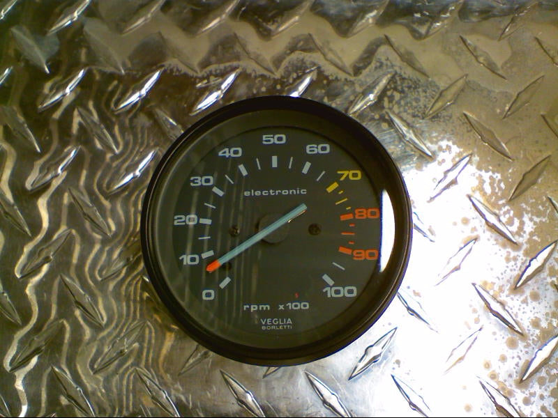 TACH BLACK FACE MPH (#29767260)