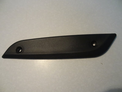 RIGHT WINDSHIELD SUPPORT (#653157)