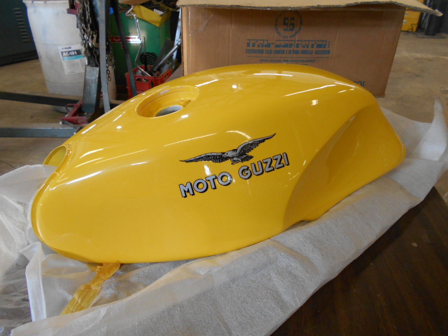 YELLOW 1100 SPORT FUELTANK (#01100222)