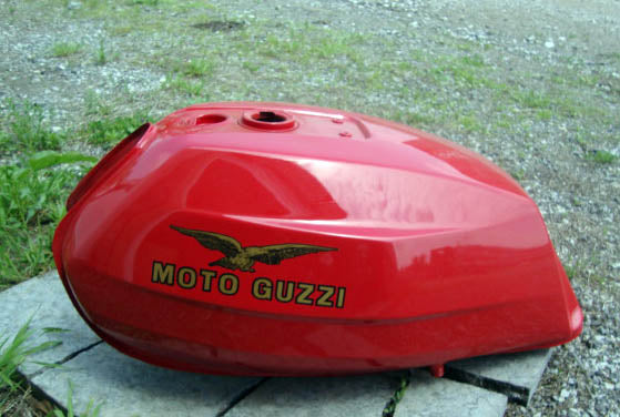 GAS TANK-RED lEMANS 1000 (#28100261)