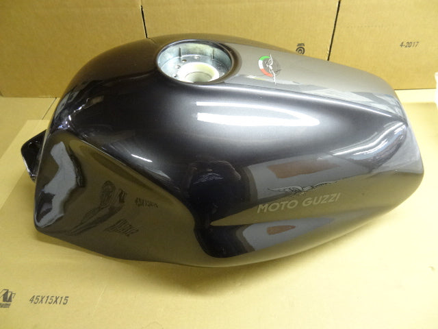 Fuel Tank, Grey USA 2003 V11 (#89000495)