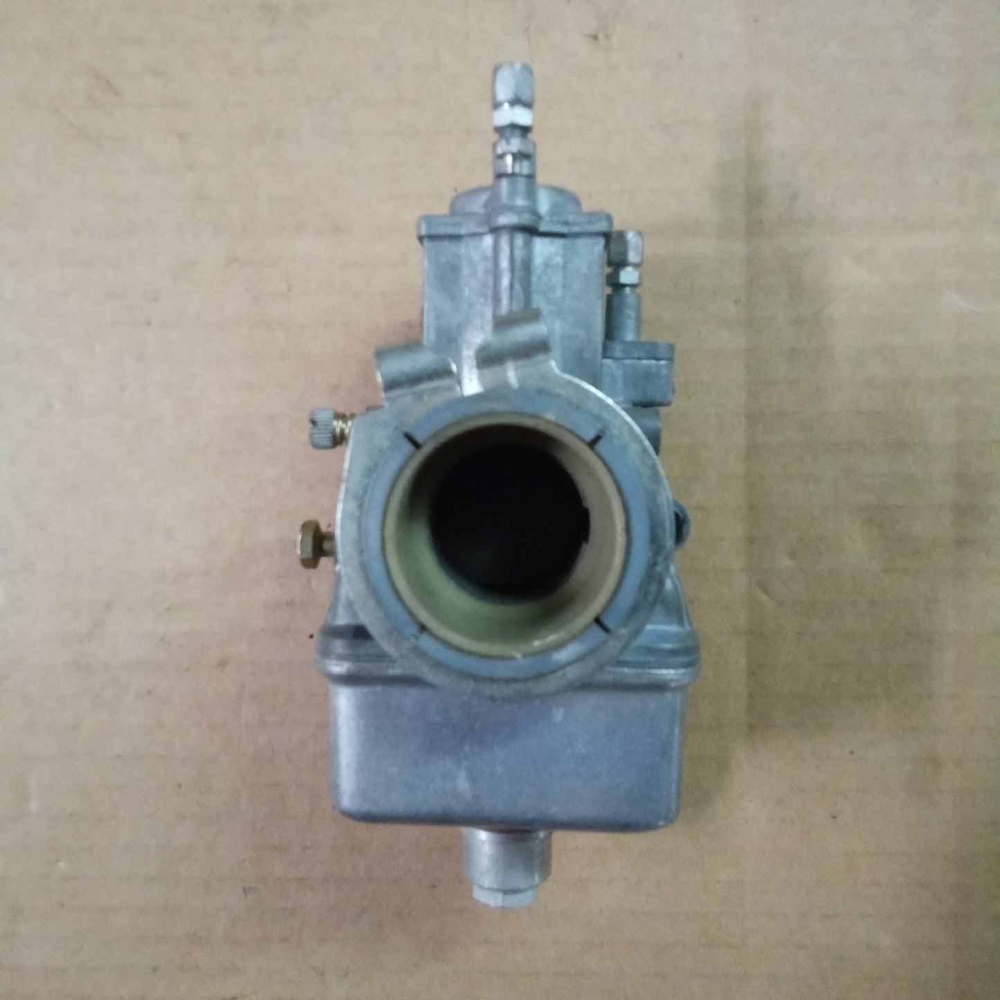 RH CARBURATOR (#17112665)