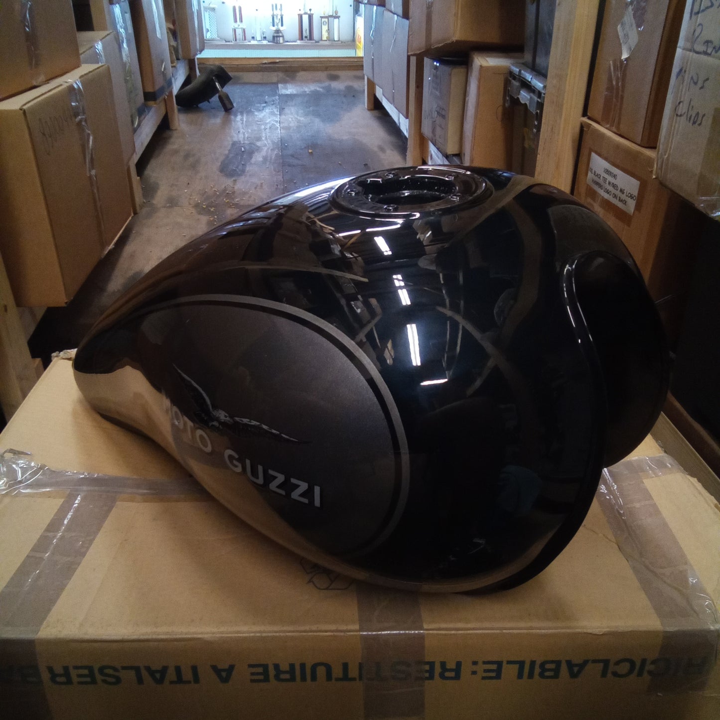 GAS TANK BLACK/GREY USA (#89000358)