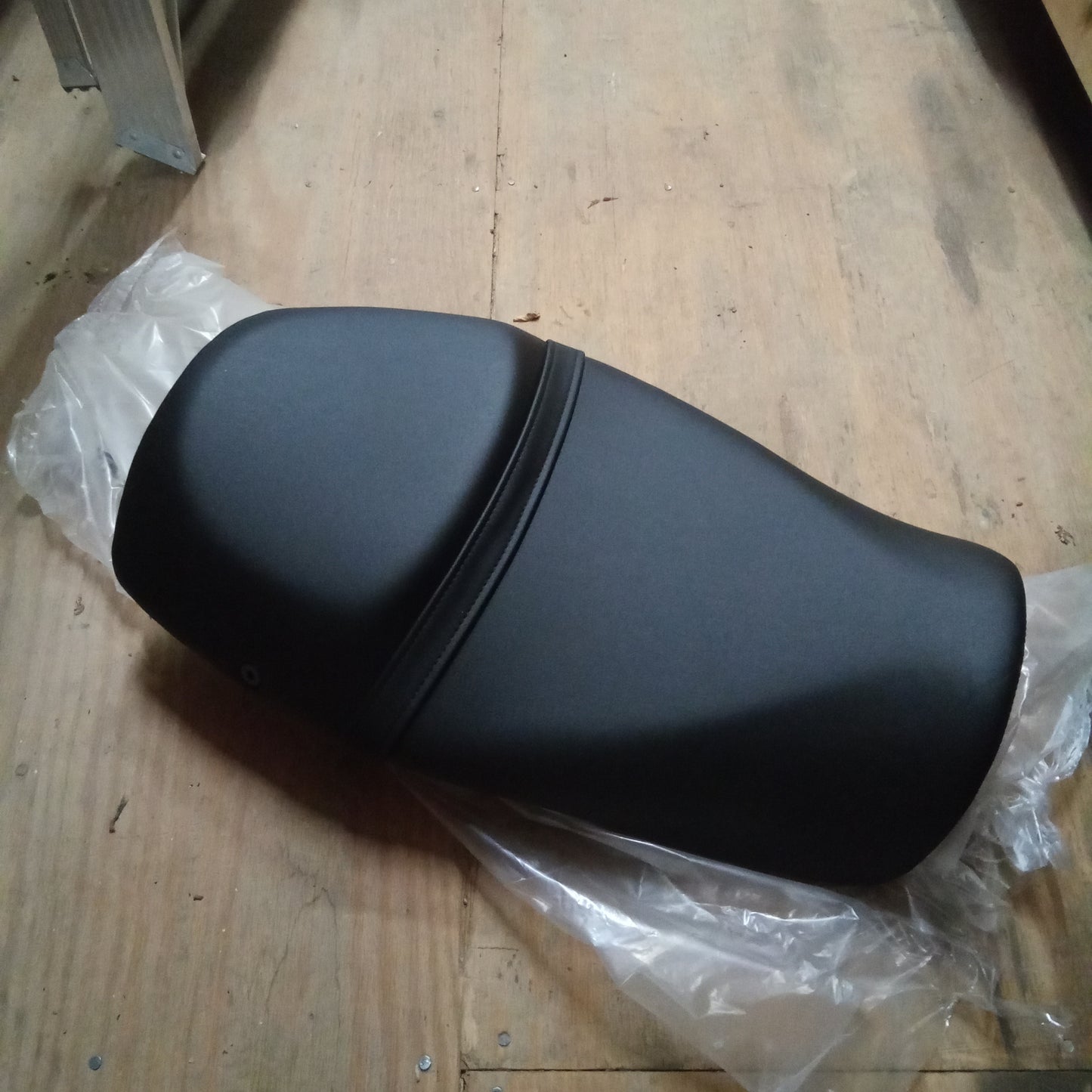 Seat (#01460535) USE 01460560