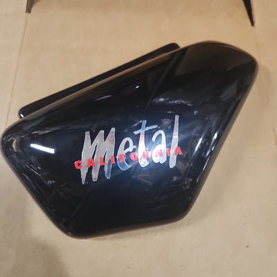 RH SIDECOVER BLACK (#89000398)