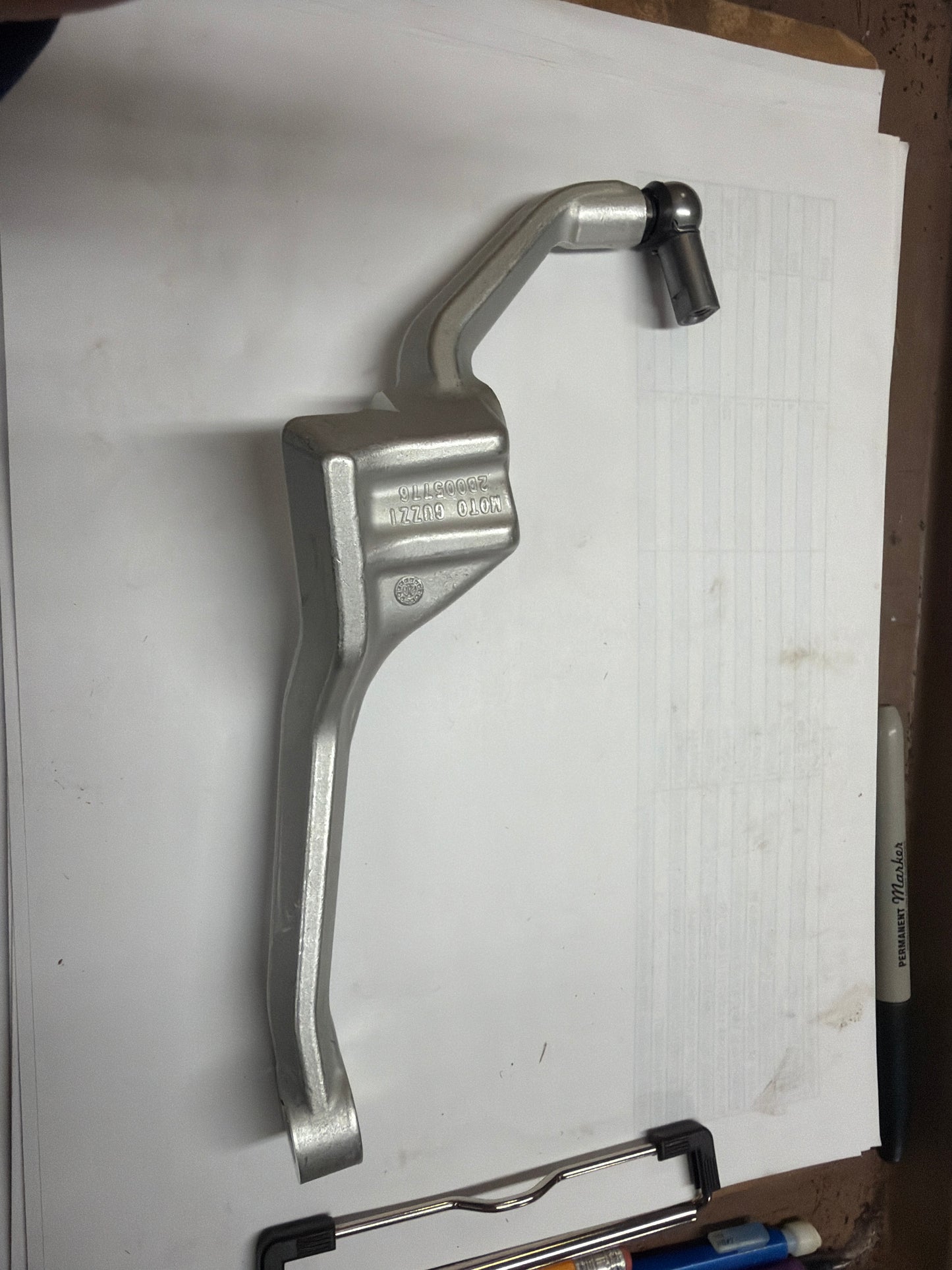V85TT SHIFT LEVER (#2B004670)