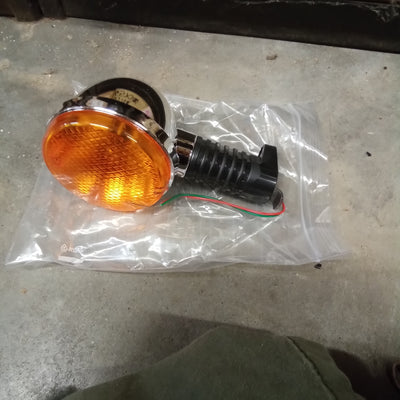 TURN SIGNAL RH FRONT LH REAR (#03750631)