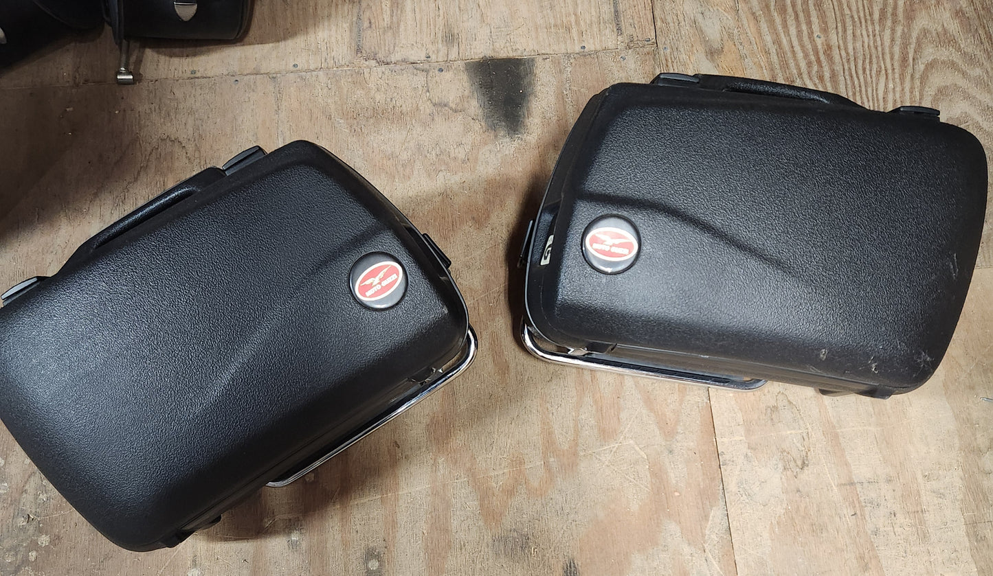 Used 30 LTR HARD BAG KIT=PR W/MOUNTING HARDWARE (#03480051)