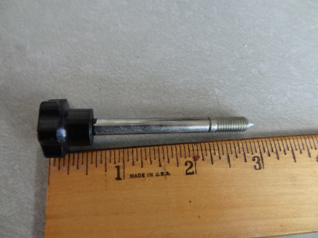 SCREW W/PLASTIC KNOB (#12706600)
