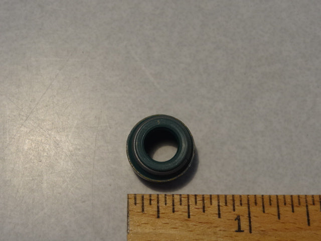 VALVE STEM SEAL D8 (#976107)