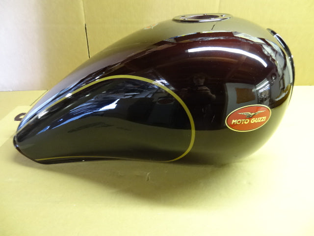 Fuel tank red/black (#89000444)